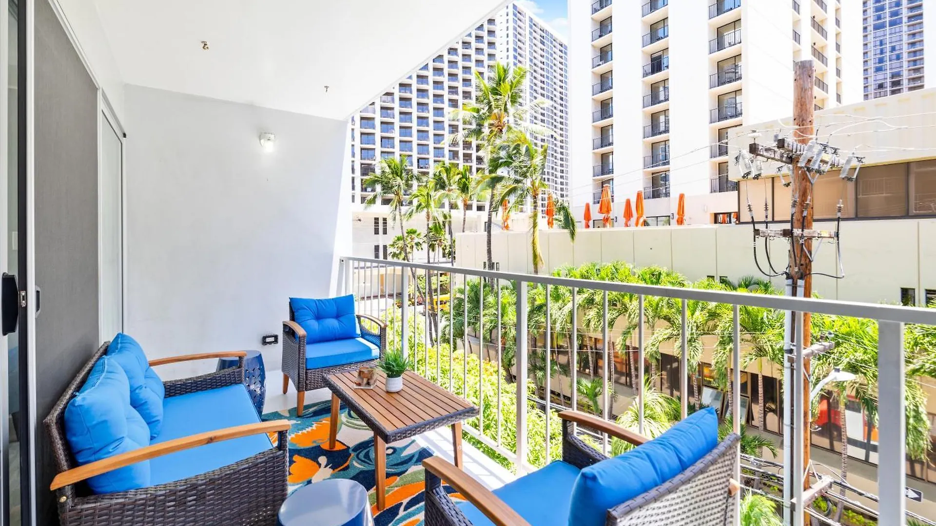 Fully Renovated 2Br And 2Ba Near Waikiki Beach With Parking Honolulu Apartman