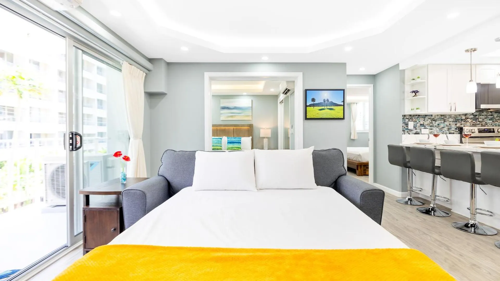 Fully Renovated 2Br And 2Ba Near Waikiki Beach With Parking Honolulu